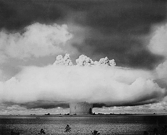 Atomic cloud during Baker Day blast at Bikini Atoll, 25 July 1946.